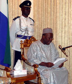 President Kabbah addressing the Pakistan Ambassador
